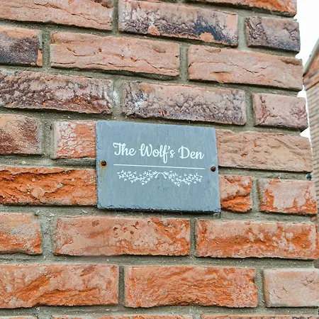 Wolfs Den Holiday home