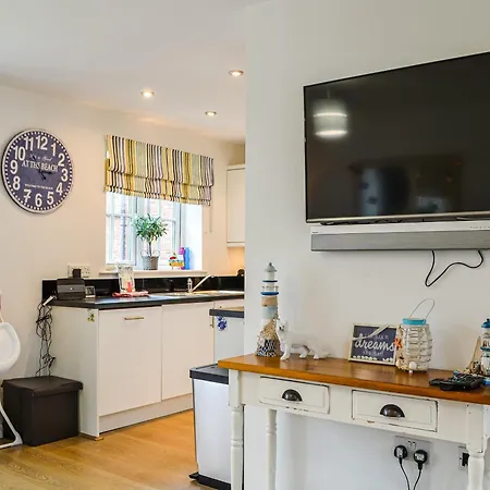 Wolf's Den * Reighton