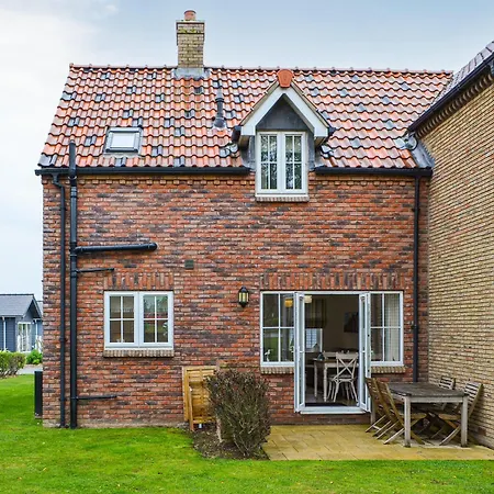 Holiday home Wolf's Den *